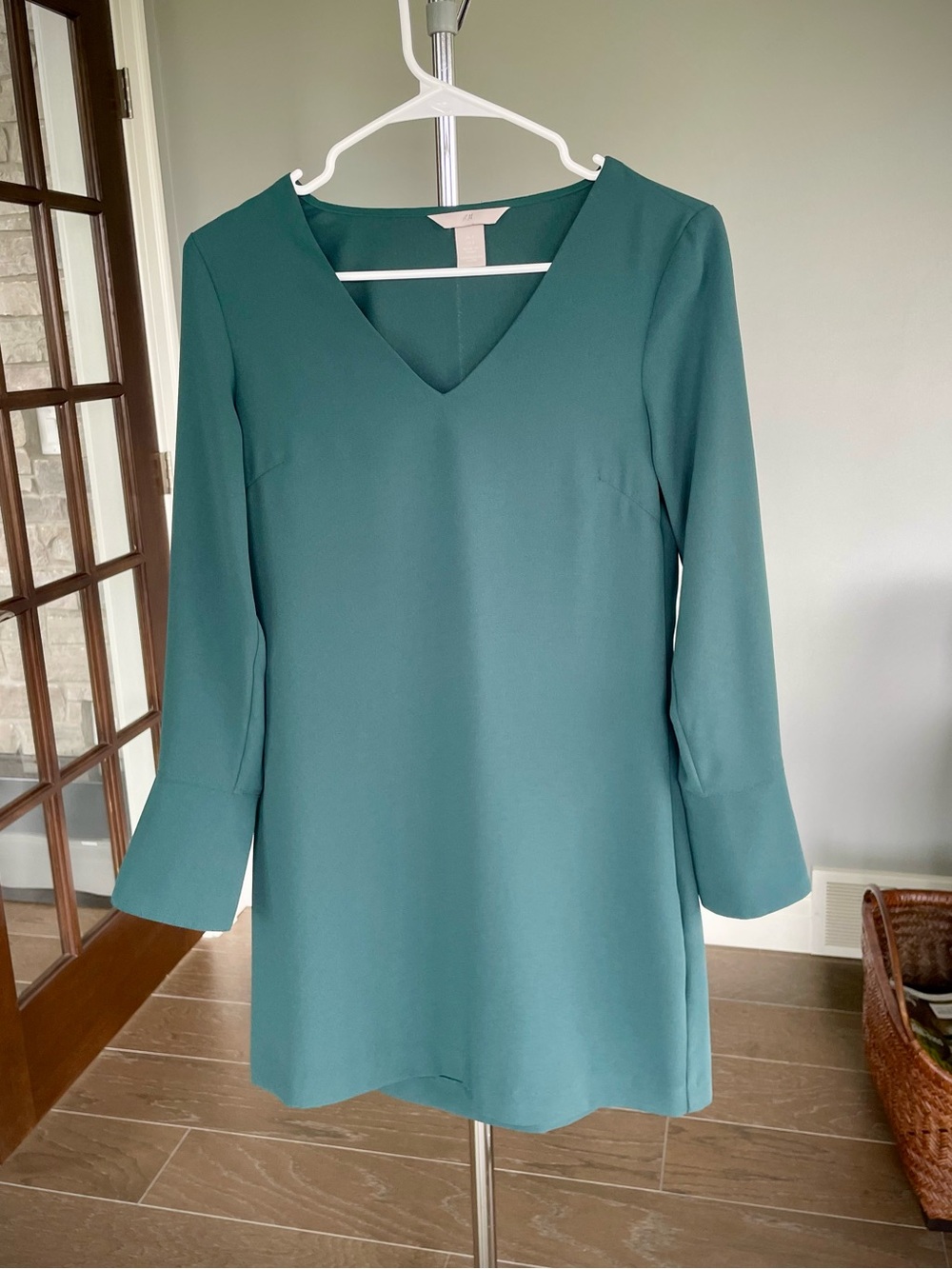 H&M Dark Green V-Neck Long Sleeve Dress | Size 2
